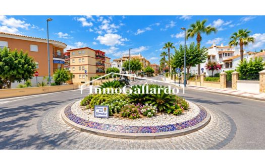 ¡PISO DE 3 DORMITORIOS A 100 METROS DE LA PLAYA! ☀️ – Ref: 009157